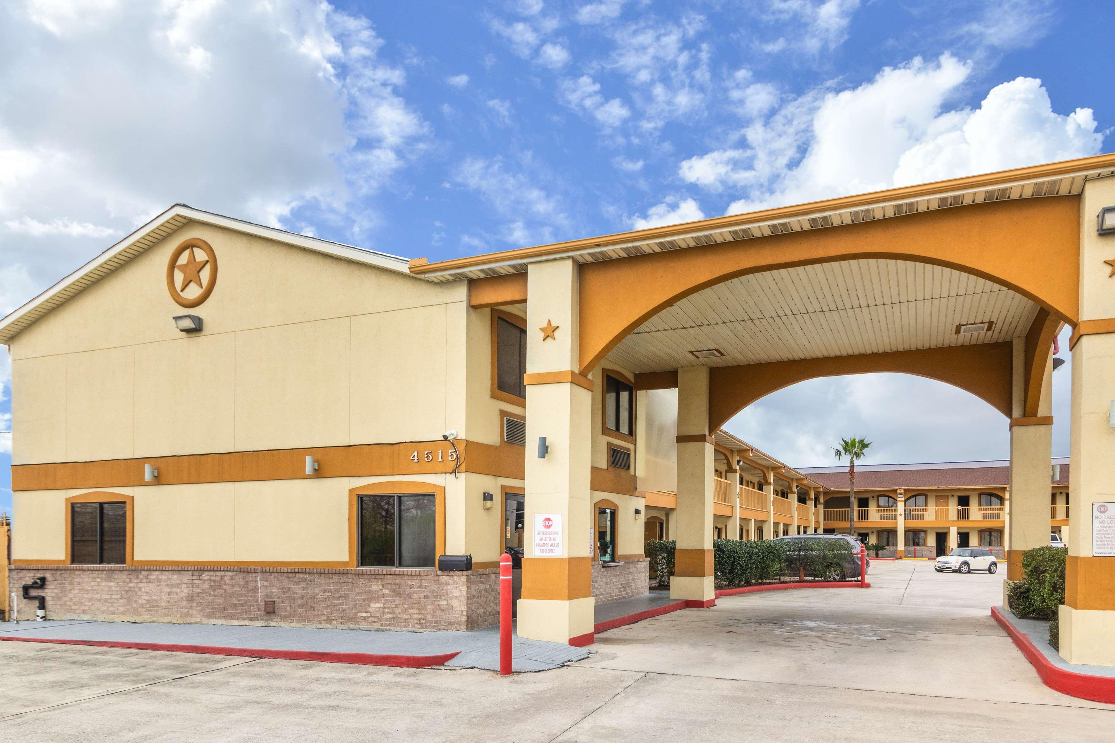 Hotel Dan Inn Uberaba & Convencoes By Nacional Inn Dış mekan fotoğraf